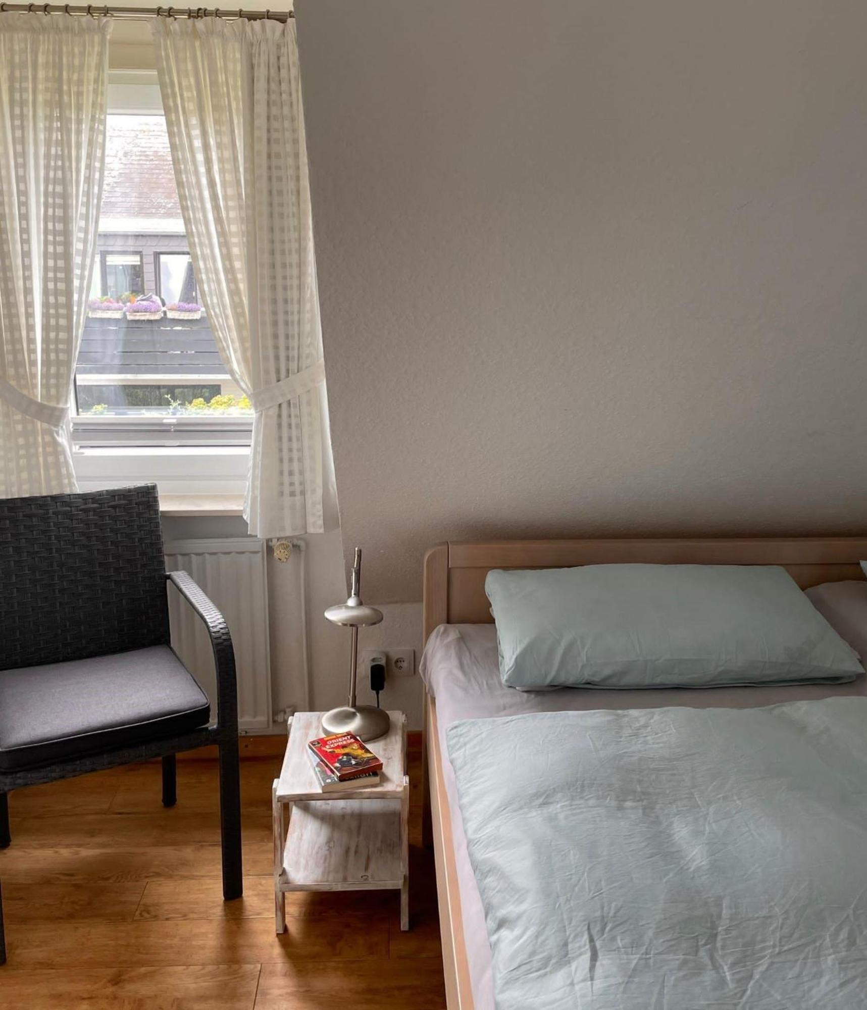 Apartment Aalhues-ferienwohnung-ueber-2-etagen-fuer-4-erwachsene-und-1-kind Westerland