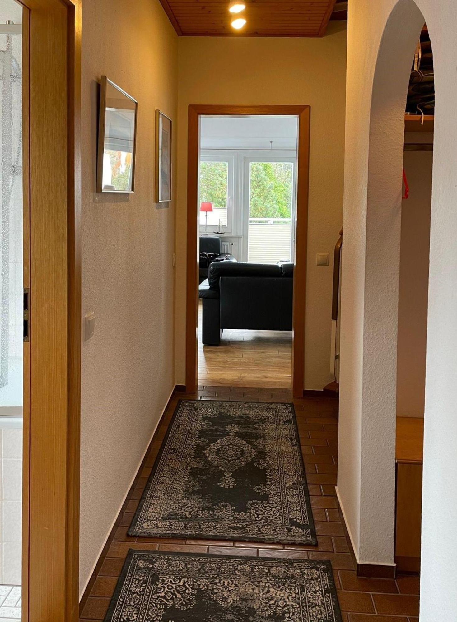 Apartment Aalhues-ferienwohnung-ueber-2-etagen-fuer-4-erwachsene-und-1-kind